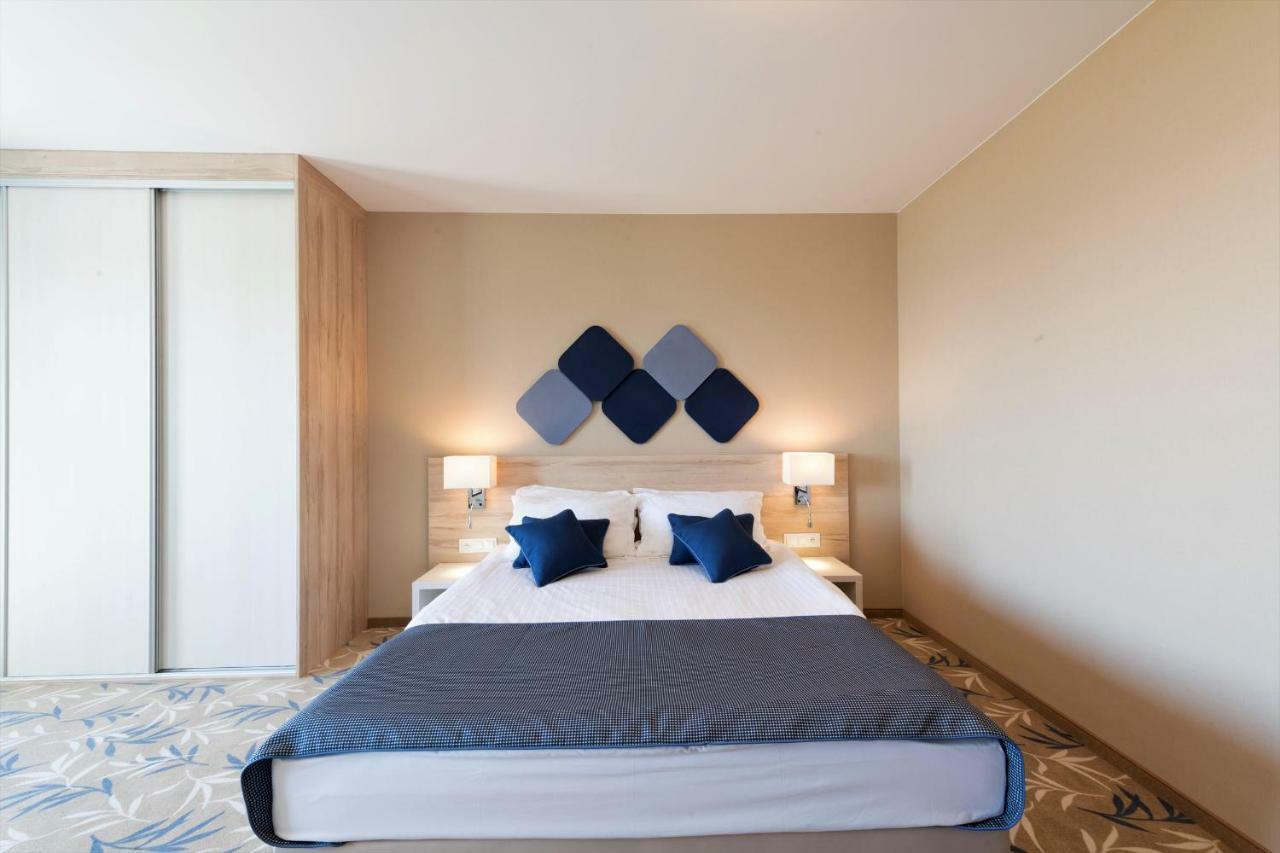 Blue Marine Mielno Aparthotel Mielno  Bagian luar foto
